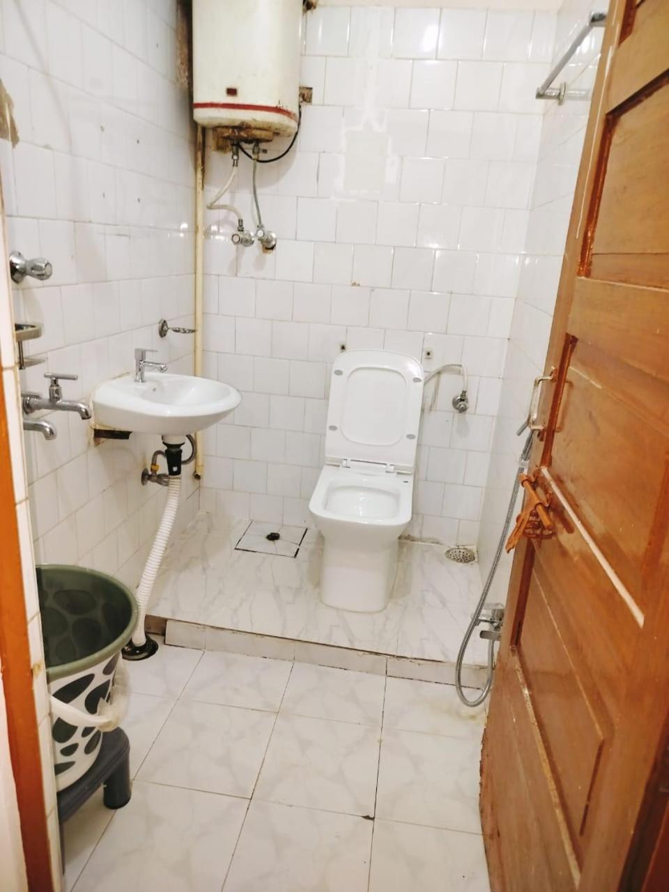 Kiara Home Stays Varanasi Exteriör bild