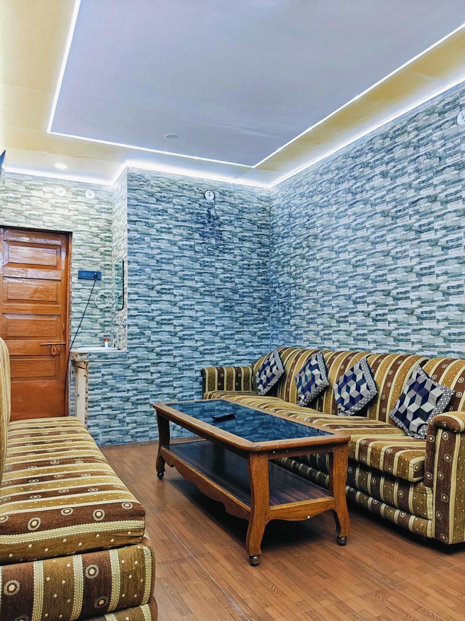 Kiara Home Stays Varanasi Exteriör bild